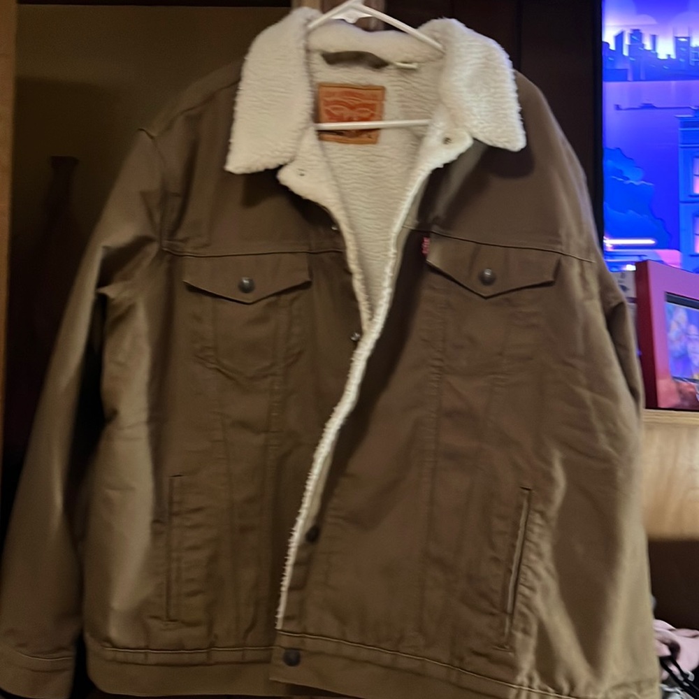 Women’s Levi Strauss and Company size extra large brown Sherpa lined jacket